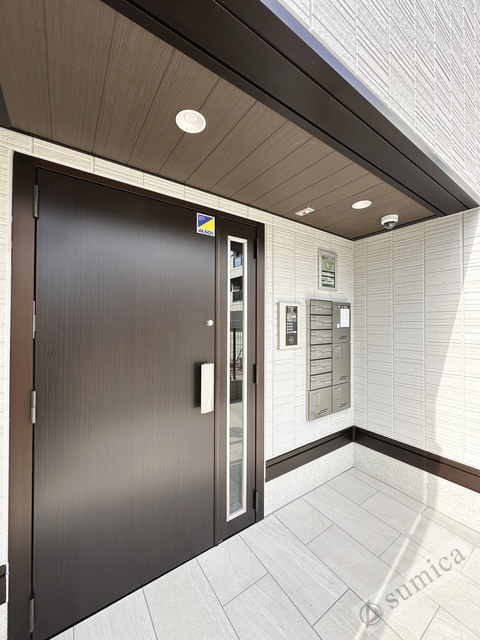 エントランス　オートロック・防犯カメラ完備♪♪