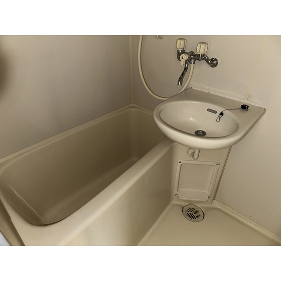 バス・シャワールーム　洗面一体の浴室です。