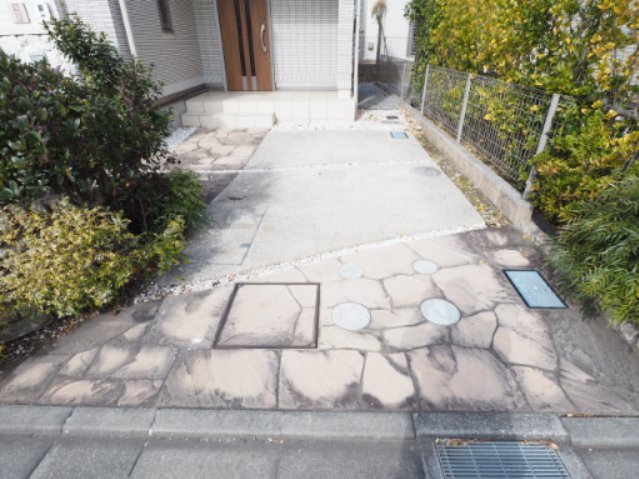 駐車場　自転車・車・バイクなど置けます（EV車も心配なく充電器が設置