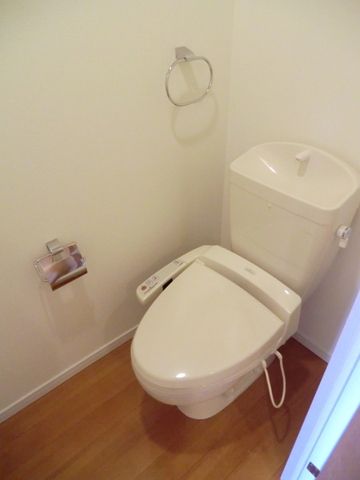 トイレ　ウォシュレット完備