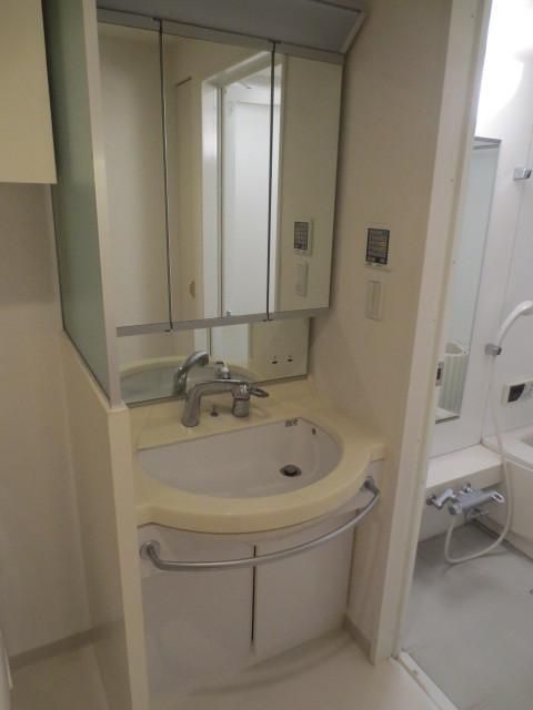 洗面設備　★独立洗面台で朝も快適です★