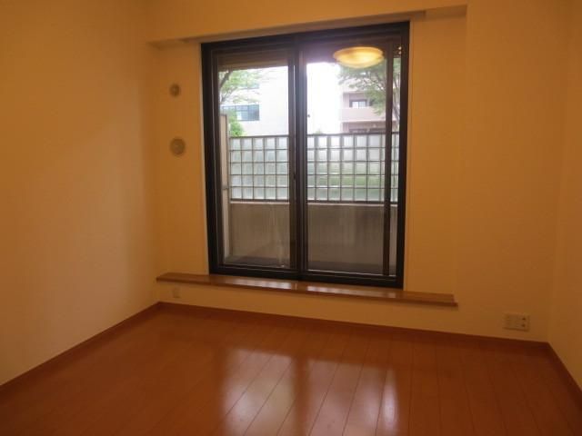 居室・リビング　★南西向きのお部屋★