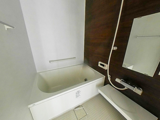 バス・シャワールーム　※別部屋の写真です