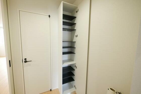 玄関　シューズボックス