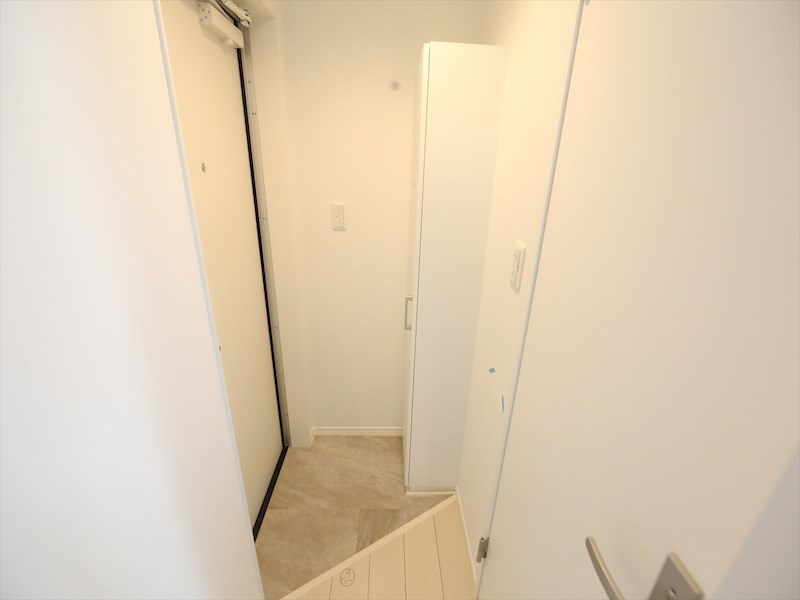 玄関　玄関　シューズボックス付（収納充実してます）