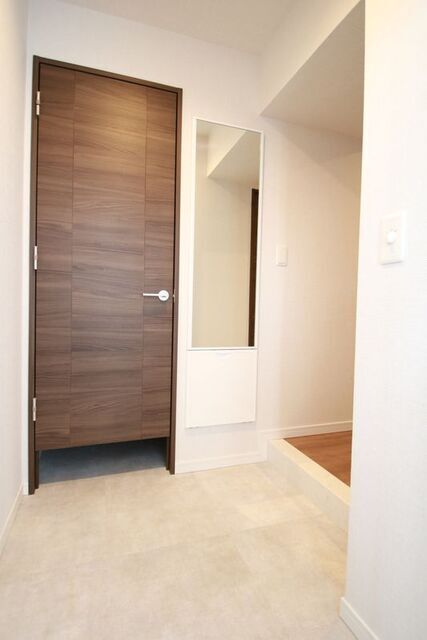 玄関　※別室の参考写真の為、現況優先です。