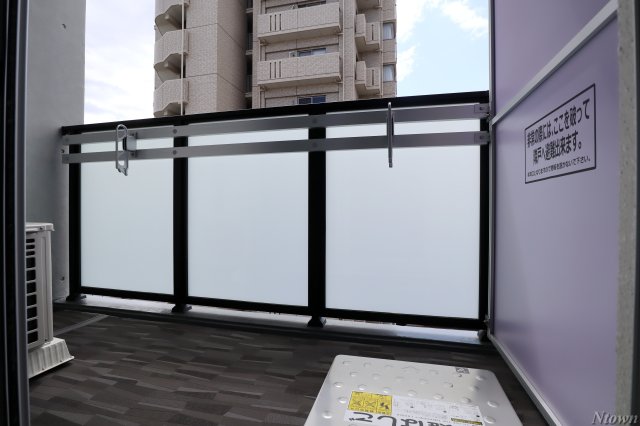 バルコニー　バルコニーからの眺めを楽しみながら食事をしませんか