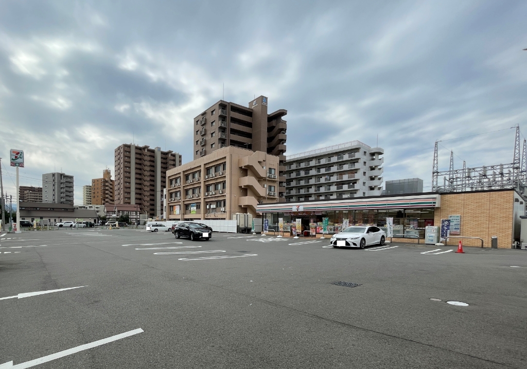 コンビニ　セブンイレブン 松山竹原町店（コンビニ）まで439m