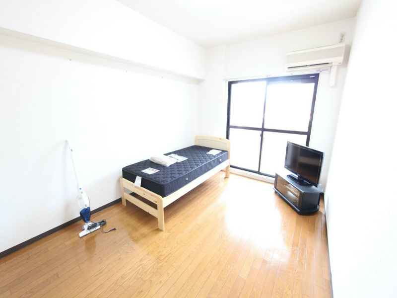 その他　洋室8帖　クローゼット付　エアコン完備