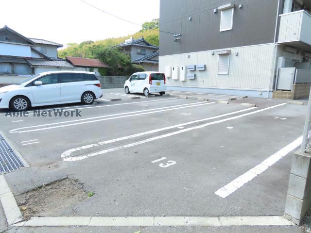 駐車場　駐車場