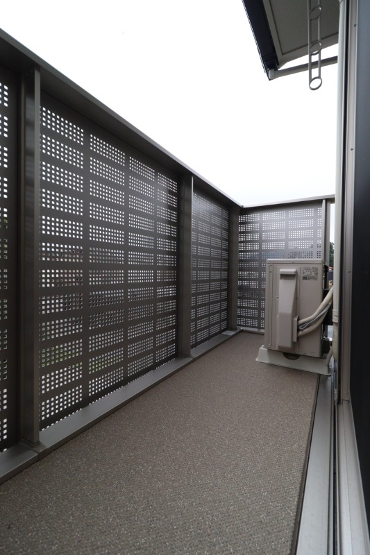 バルコニー　図面と現状に相違がある場合には現状を優先