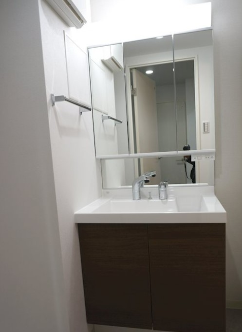 洗面設備　別部屋参照・現状優先