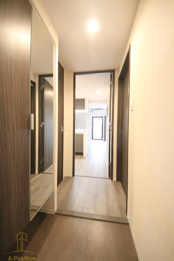 玄関　コンフォリア・リヴ北浜平野町