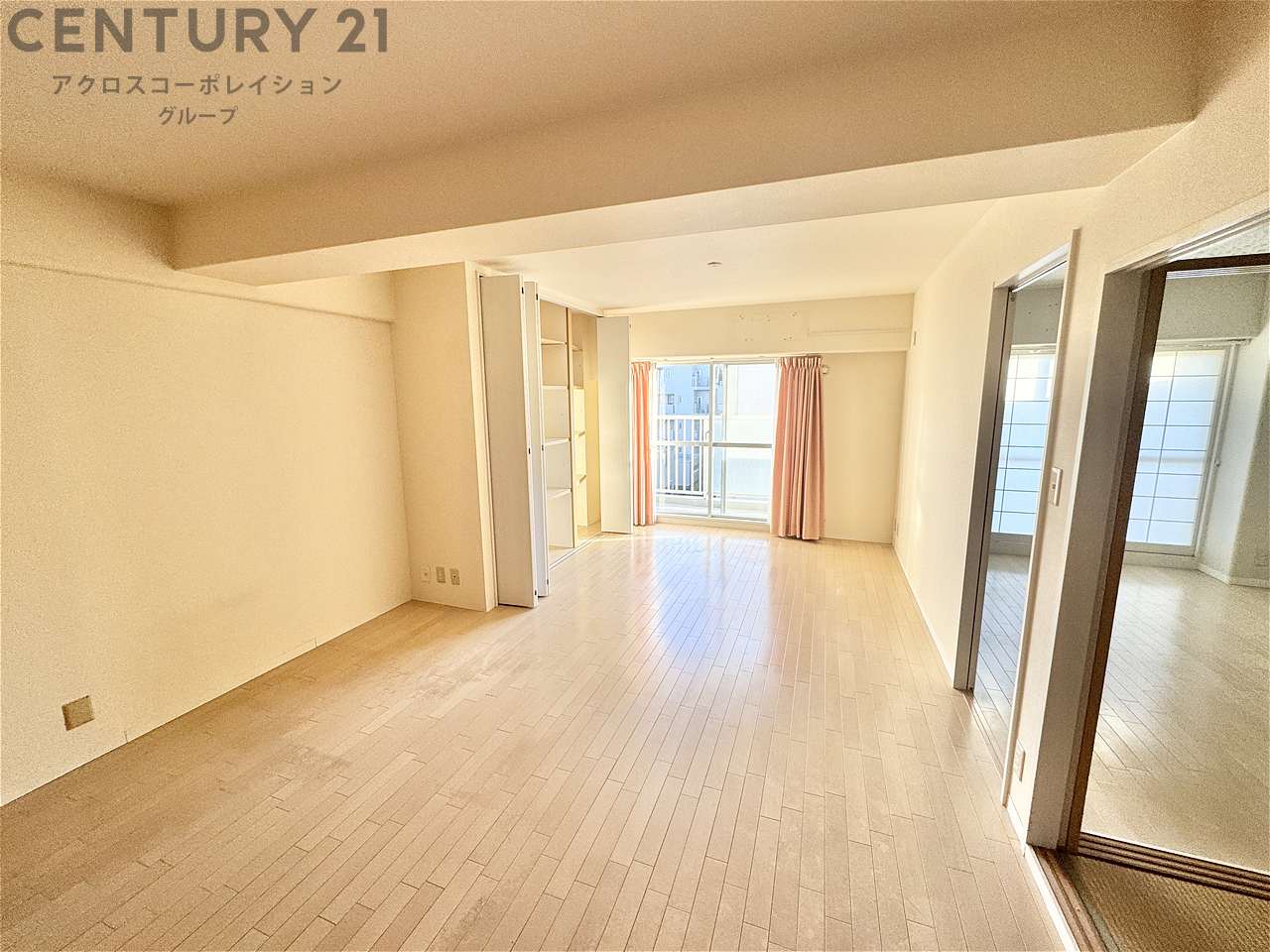 居室・リビング　広いリビング