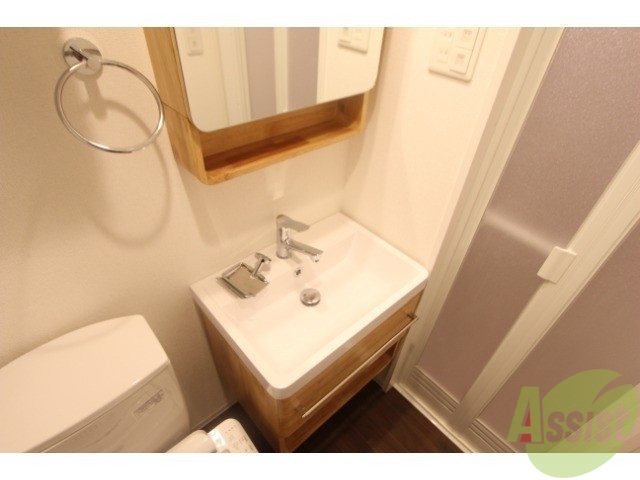 洗面設備　同タイプ別号室の写真になります。