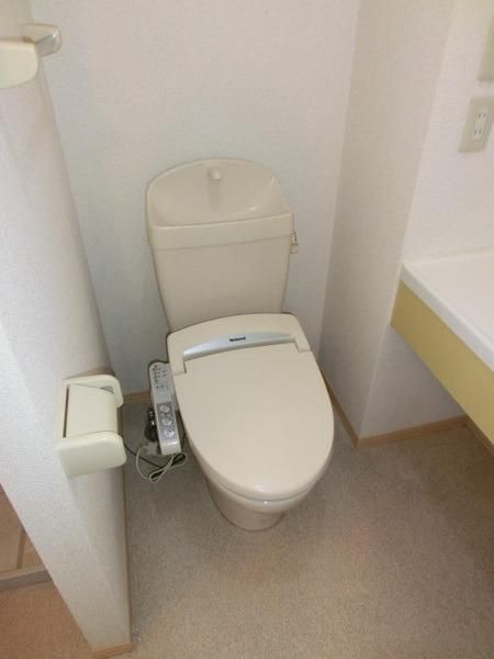 トイレ　洗浄便座付きトイレ