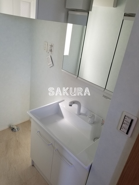 洗面設備　身支度に欠かせない独立洗面台♪