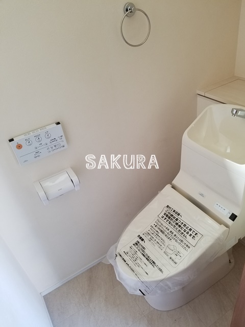 トイレ　嬉しい温水洗浄便座♪