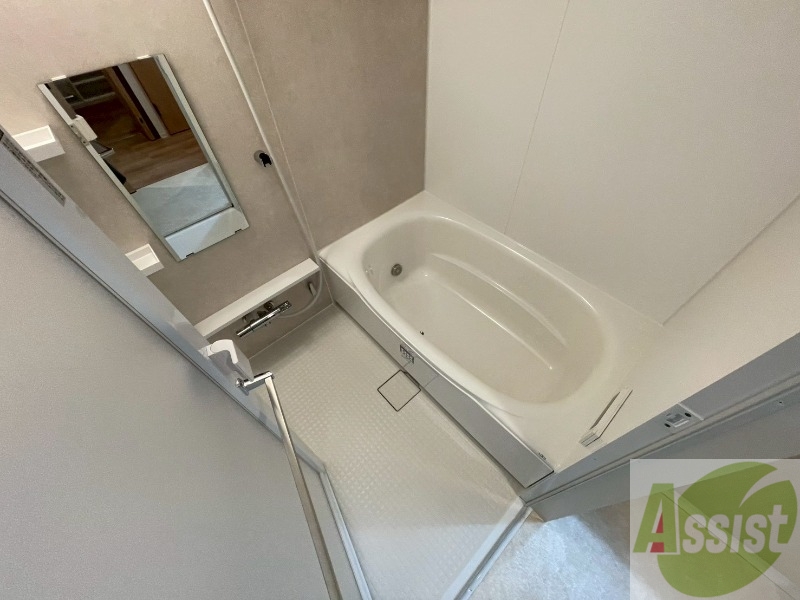 バス・シャワールーム　お風呂になります。一日の疲れを癒してくださいね。