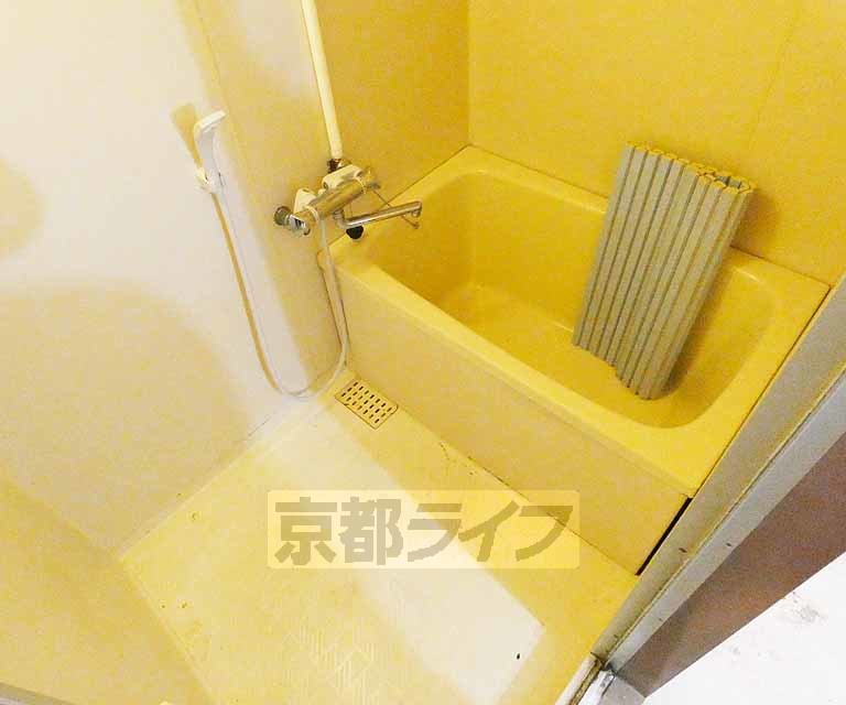 バス・シャワールーム　ゆったり浸かれます。