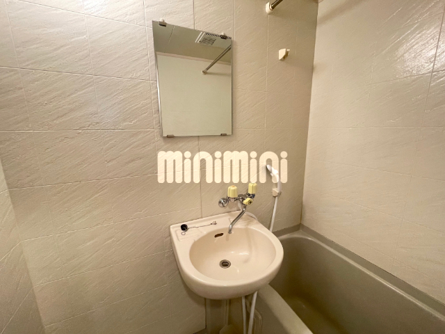 洗面設備　洗濯機置場です