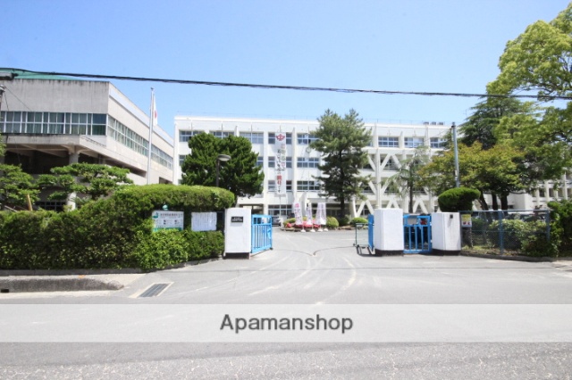 中学校　五日市中学校（中学校）まで1024m