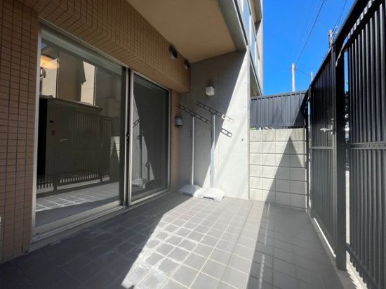 バルコニー　テラス