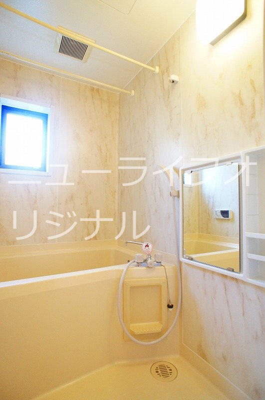 バス・シャワールーム　他の部屋の参考写真です