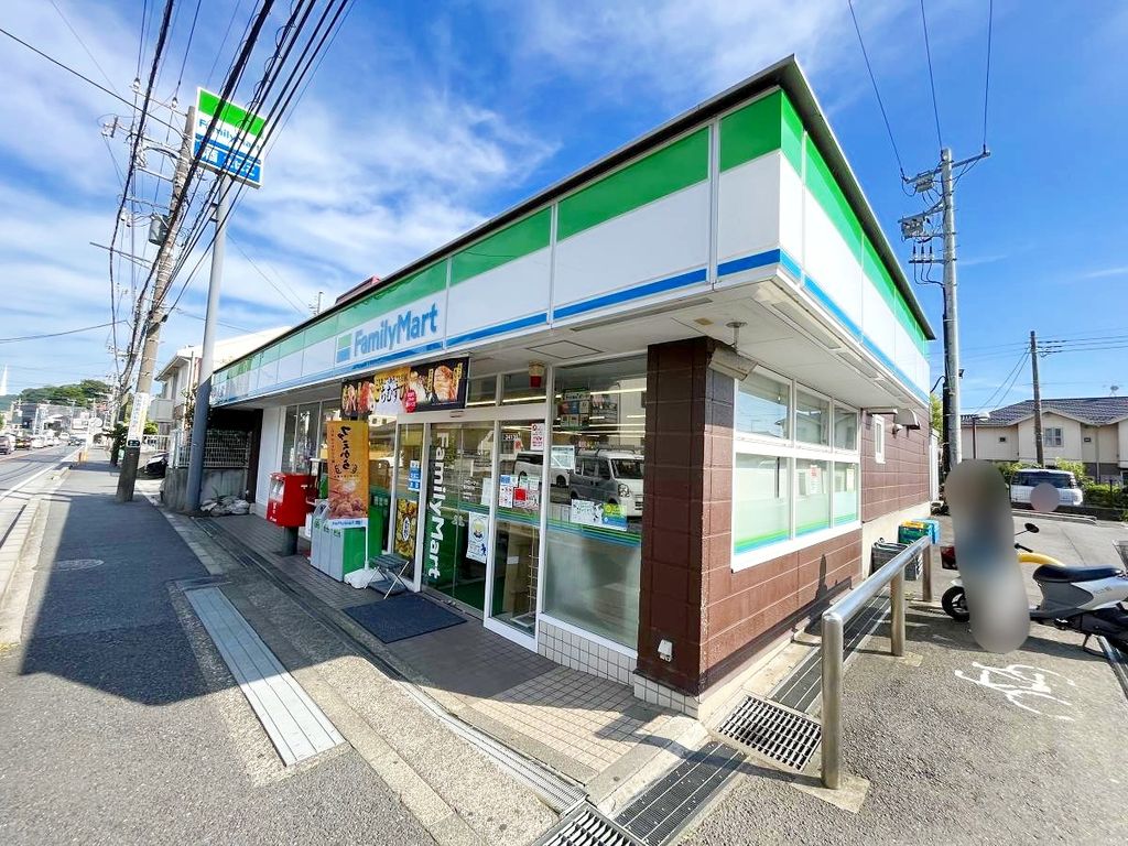 コンビニ　ファミリーマート藤沢渡内店（コンビニ）まで220m