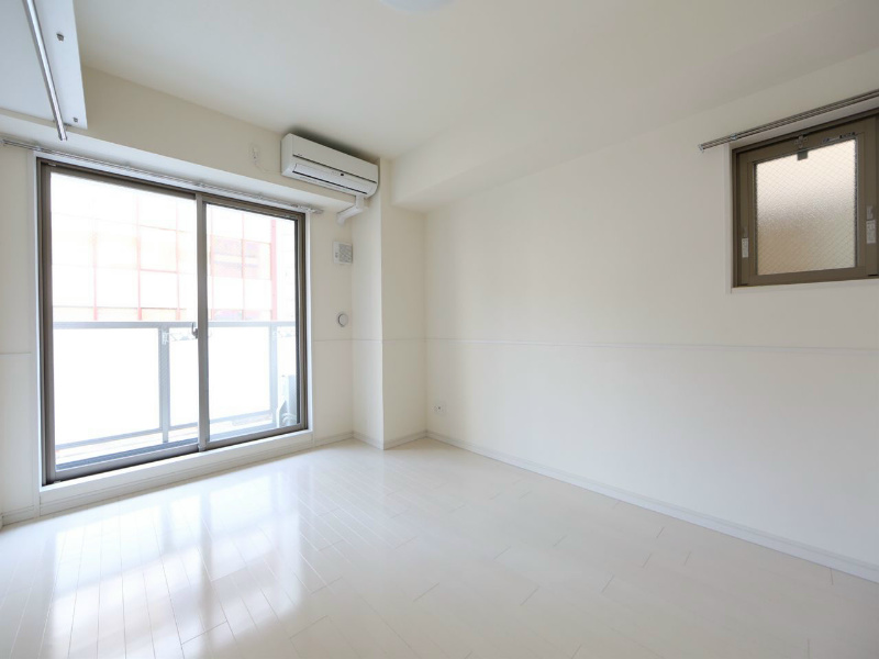 バルコニー　洋室7.5帖　エアコン完備　南面バルコニー　2面採光