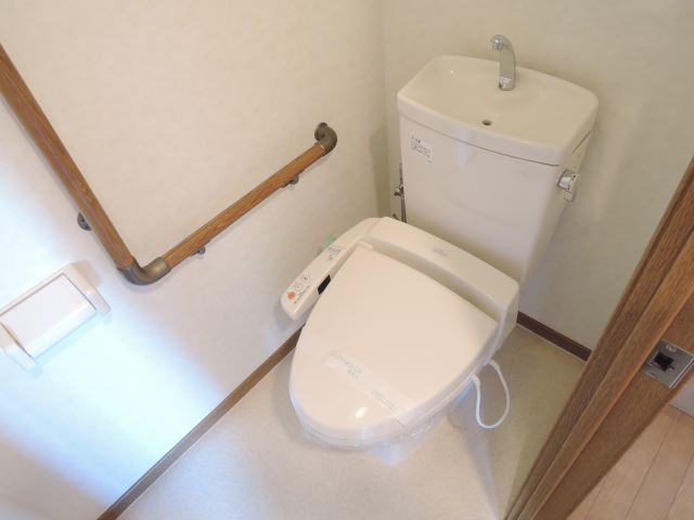 トイレ　ウォシュレット