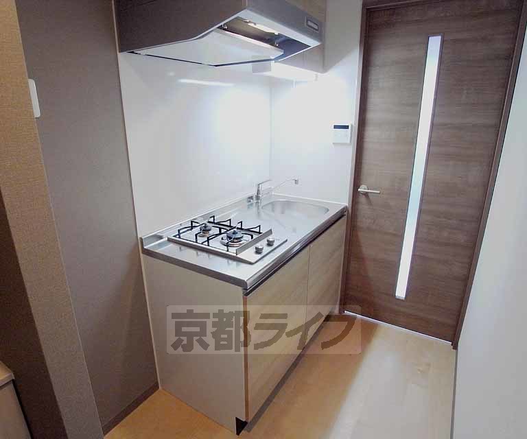 キッチン　コンパクトな２口ガスコンロ付きの機能派キッチン