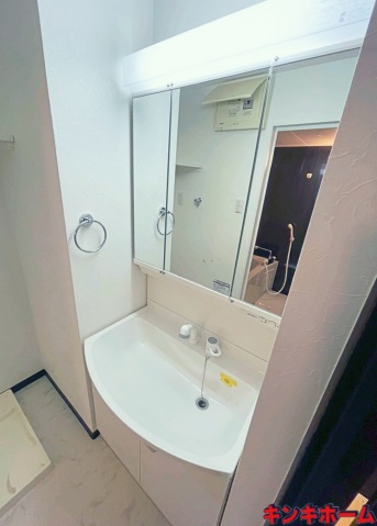 洗面設備　写真は別のお部屋です。（同タイプ）
