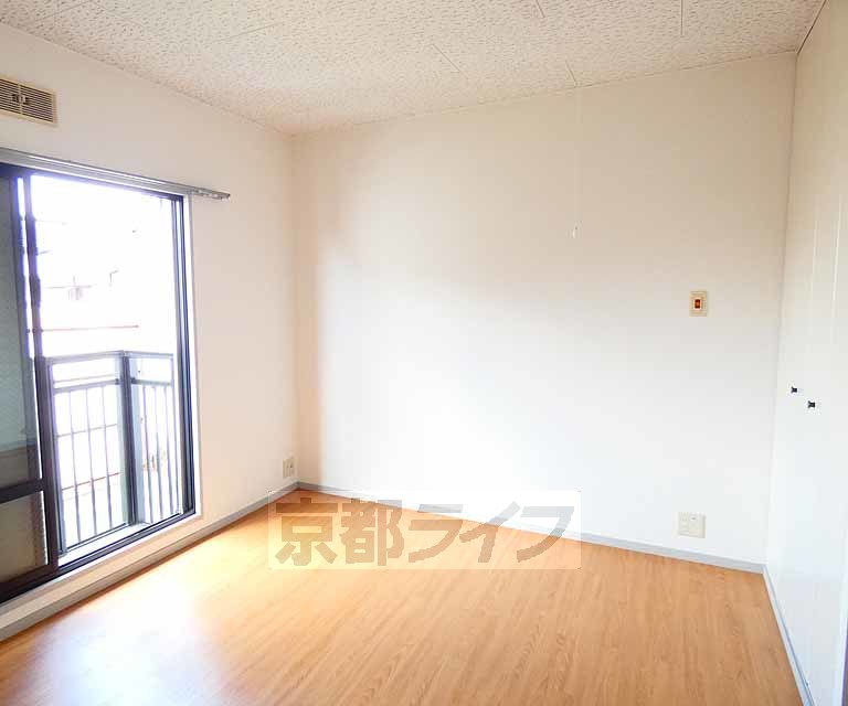 居室・リビング　きれいなお部屋です