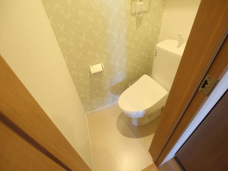 トイレ　温水洗浄便座付トイレ