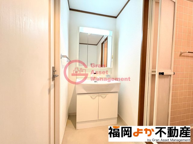 洗面設備　朝の身支度には欠かせない独立洗面化粧台