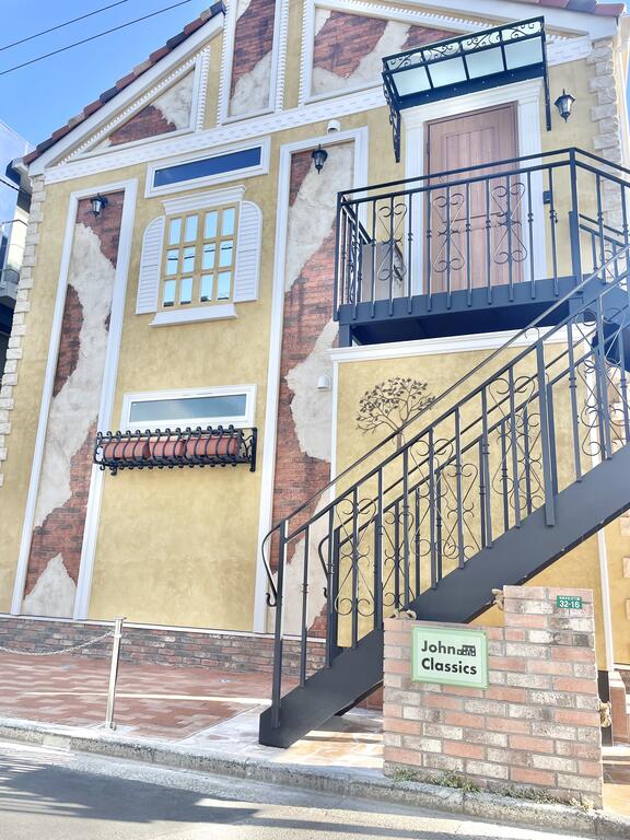 建物外観　敷地内ゴミ置き場・駐輪スペース１台無料♪