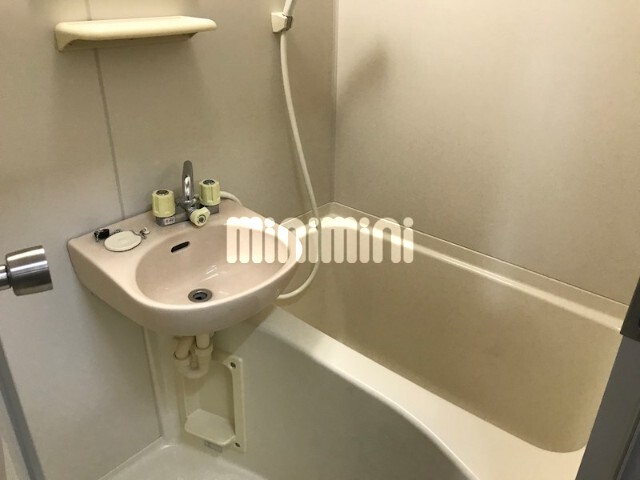 バス・シャワールーム　※他のお部屋のお写真です。