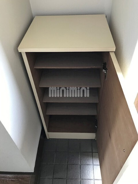 玄関　※他のお部屋のお写真です。