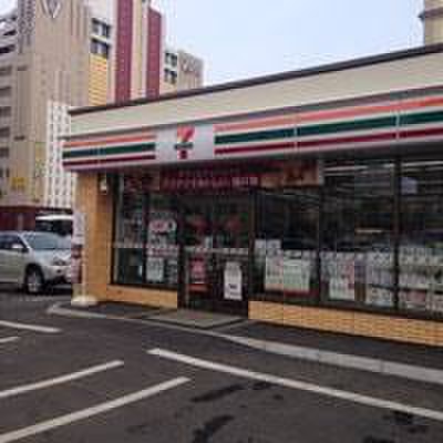 コンビニ　セブンイレブン（コンビニ）まで140m