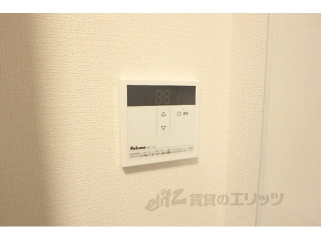 その他設備　給湯器リモコン