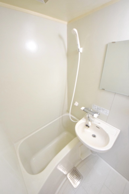 バス・シャワールーム　～一日の疲れを流しましょう～