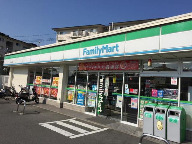 コンビニ　ファミリーマート吹田山田西店（コンビニ）まで959m