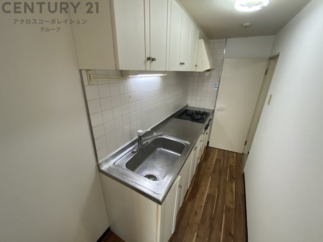 キッチン　収納豊富な独立型システムキッチン♪