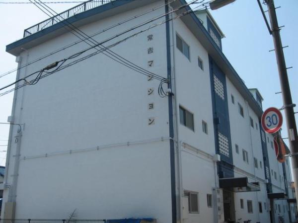 建物外観　TVモニター付きインターホン完備☆