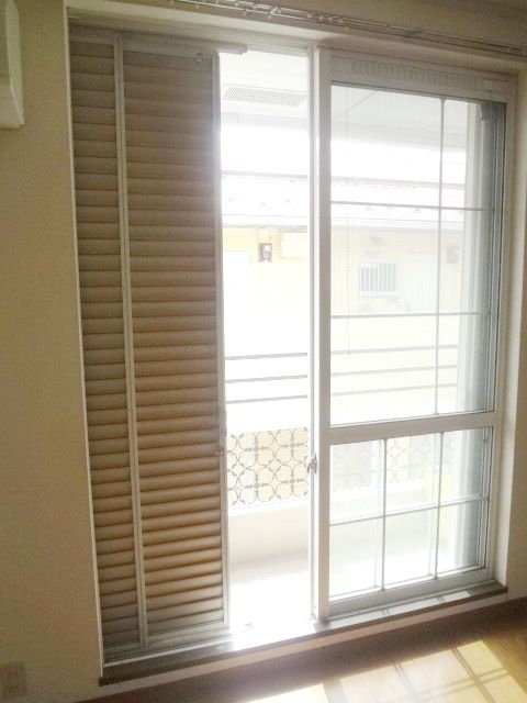 セキュリティ　☆防犯シャッター付き☆※反転タイプあり※