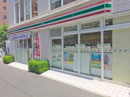 コンビニ　セブンイレブン横浜羽衣町2丁目店（コンビニ）まで71m