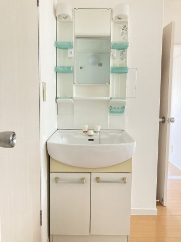 洗面設備　別のお部屋の写真です