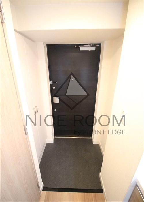 玄関　プレサンス新大阪ザ・デイズ　玄関