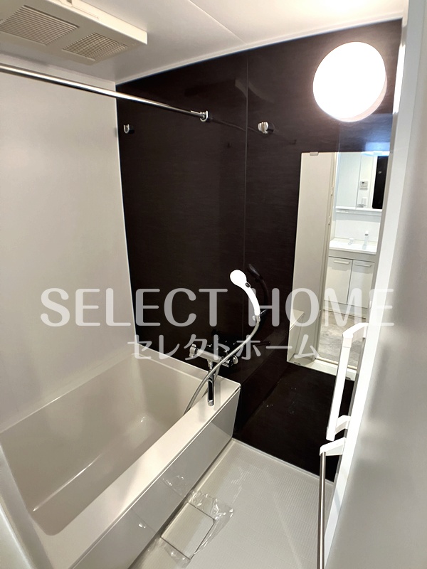 バス・シャワールーム　落ち着いた空間のお風呂です同型タイプ